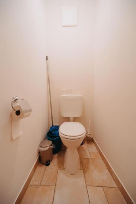 בודפשט Orangehomes One Bedroom Art Apartment מראה חיצוני תמונה